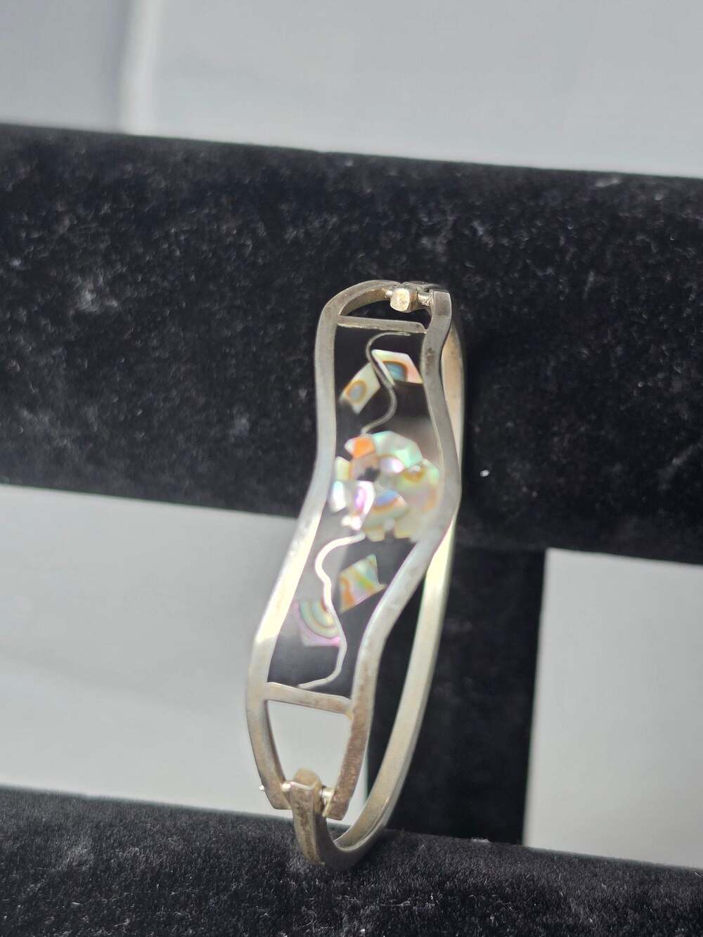 Vintage Taxco Mexico Alpaca Silver Bangle Cuff Bracelet with Abalone Shell Inlay
